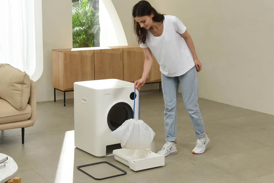 cat litter box that cleans itself